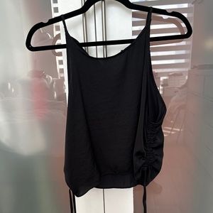 Black cropped tank